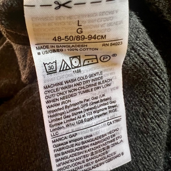 2 GAP Sweaters Bundle - Gray - Picture 8 of 8